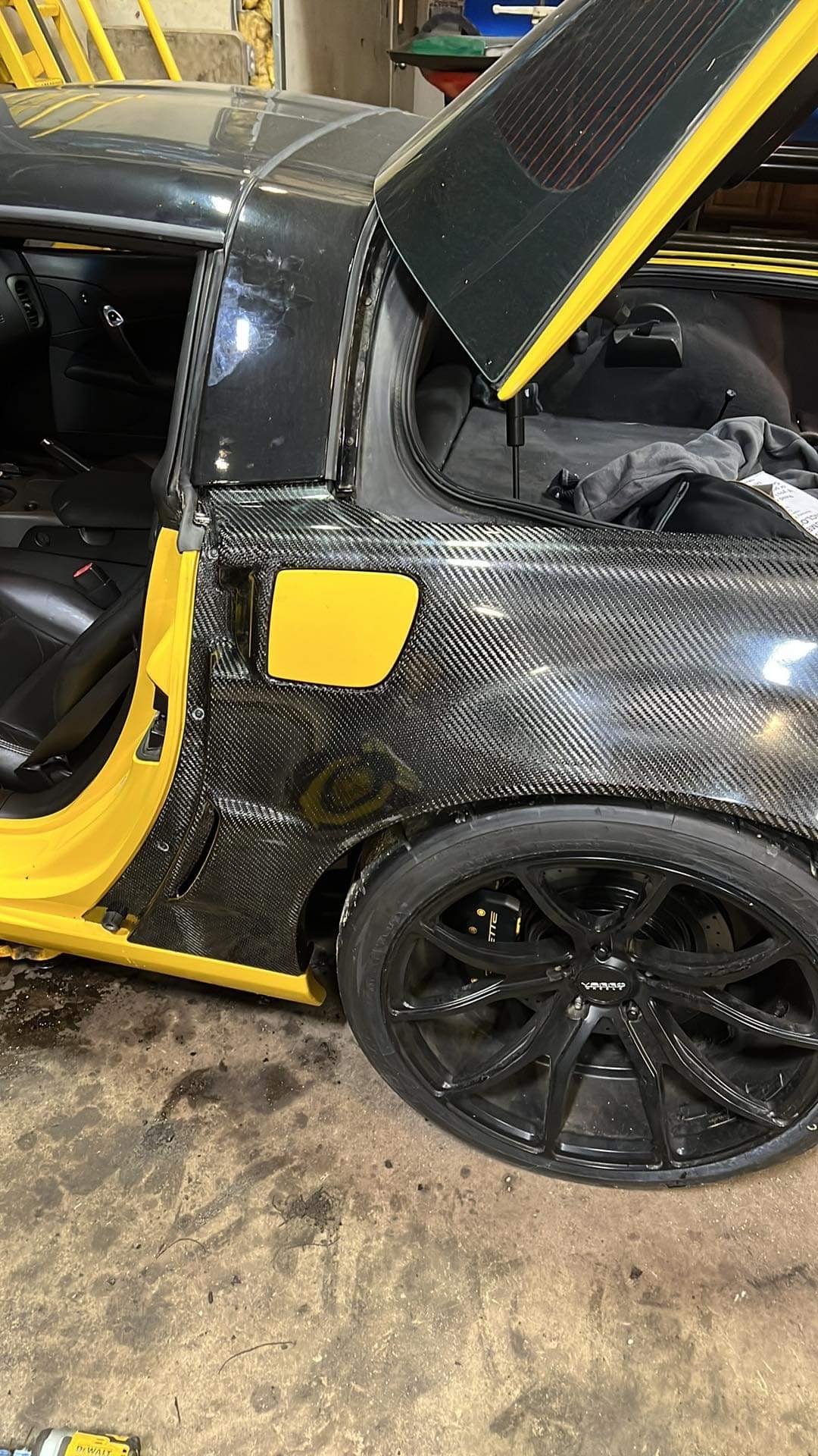 C6 Z06 Rear fenders (Pair)