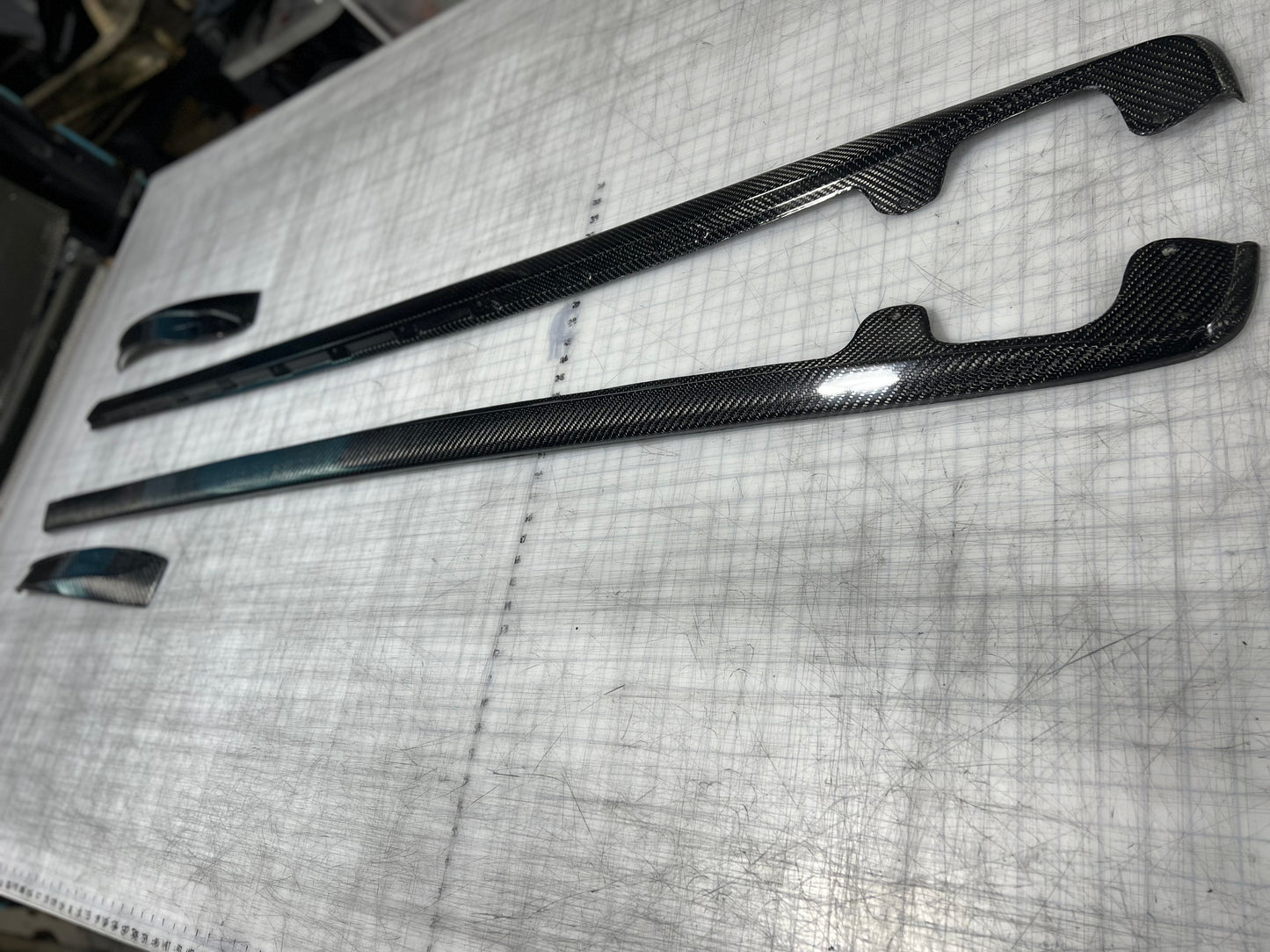 C6 side skirt ONE SIDE ONLY