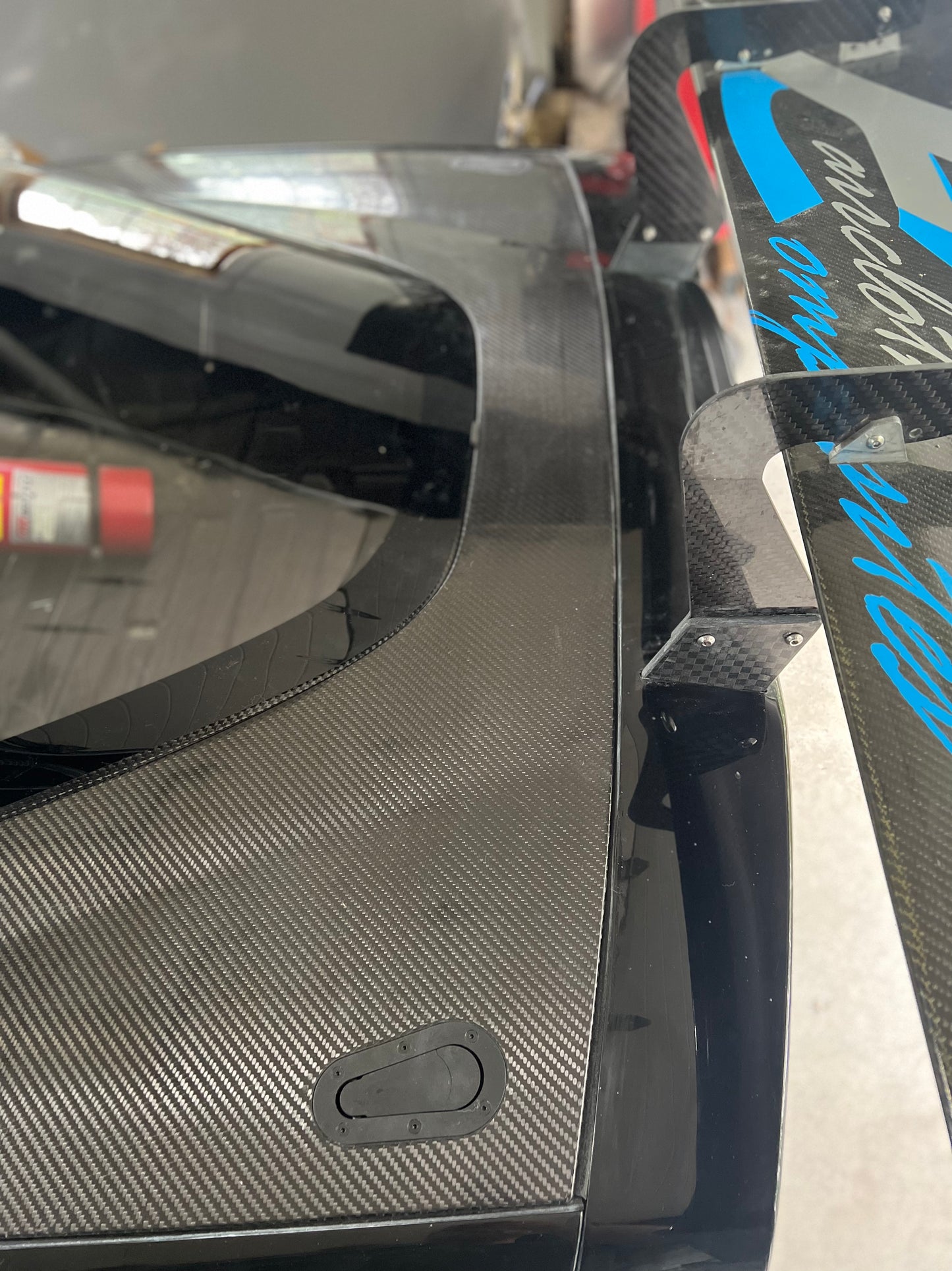 C6 Carbon hatch