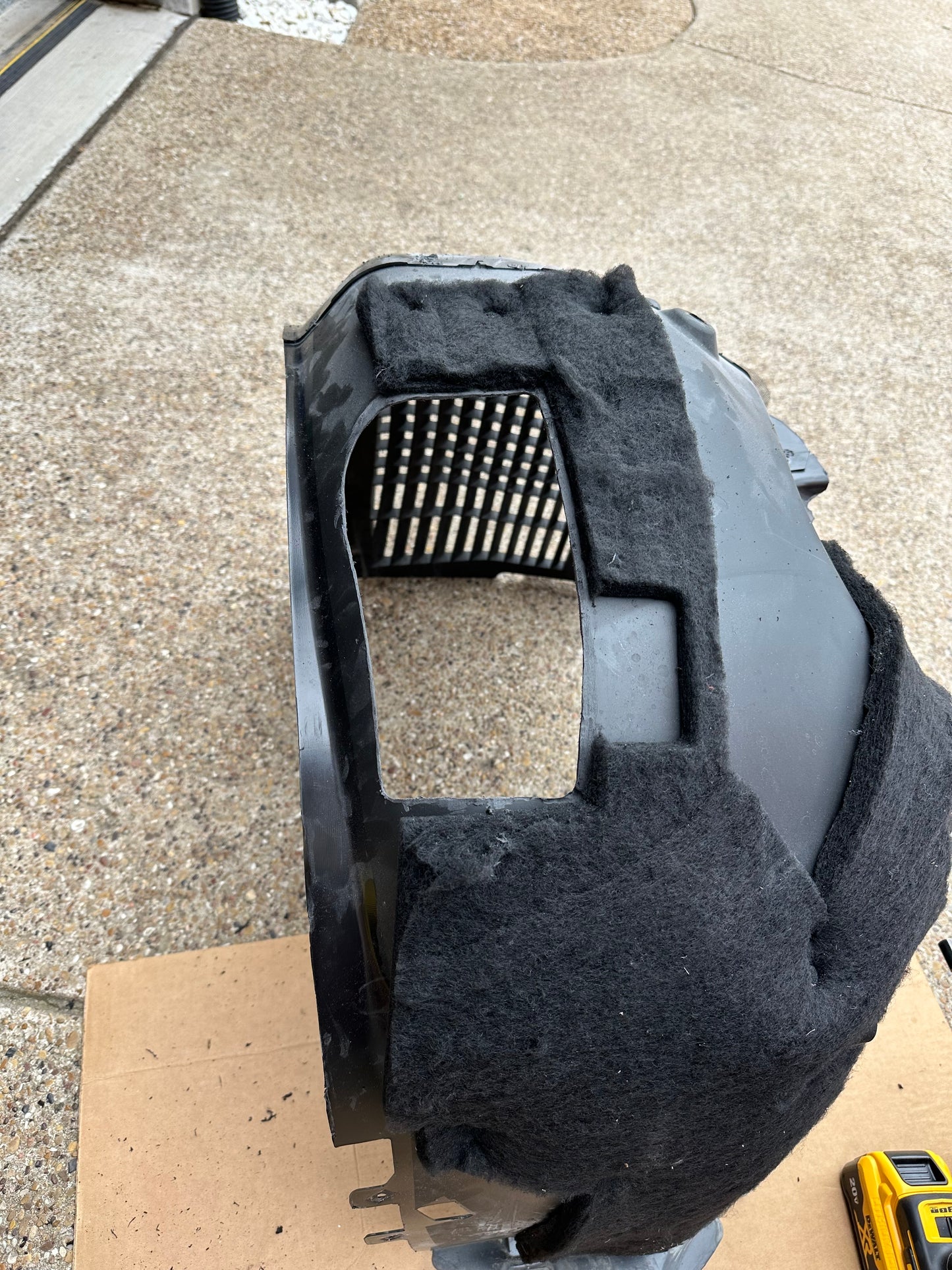 C8 Fender vent